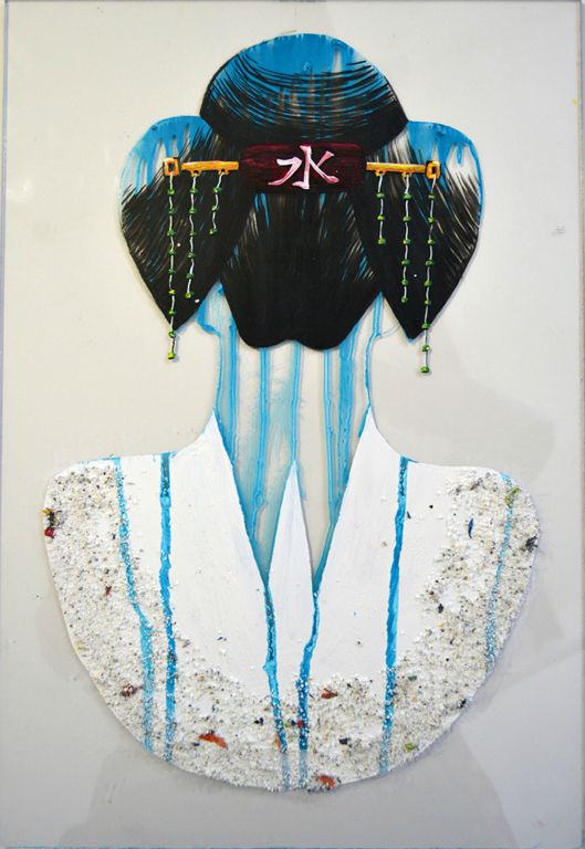 Cuadro transparente de figura de una Geisha de color azul pintado por la artista Laura Blasco